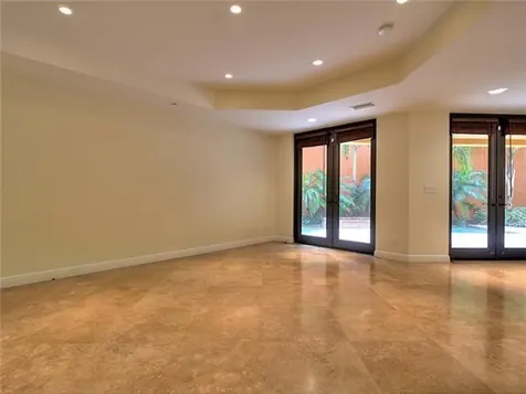 3471 Main Hy Miami FL 33133