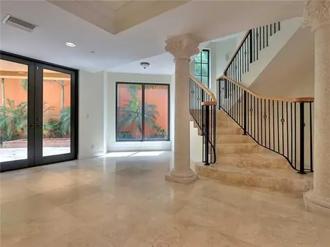 3471 Main Hy Miami FL 33133