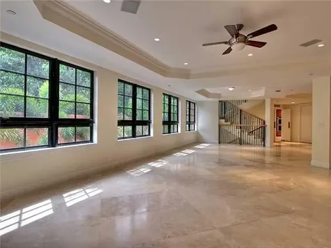 3471 Main Hy Miami FL 33133
