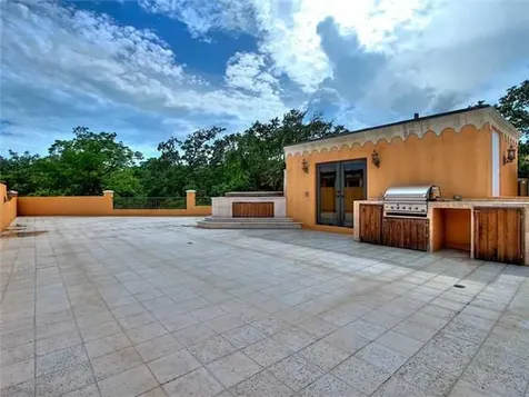 3471 Main Hy Miami FL 33133