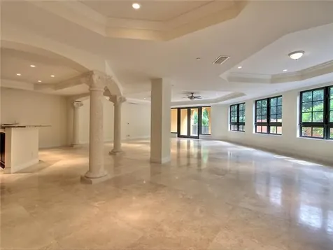 3471 Main Hy Miami FL 33133