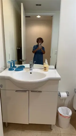 Hallandale Beach FL 33009