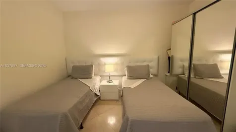 Hallandale Beach FL 33009