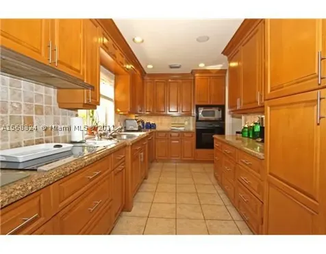 2000 S Bayshore Drive Coconut Grove FL 33133