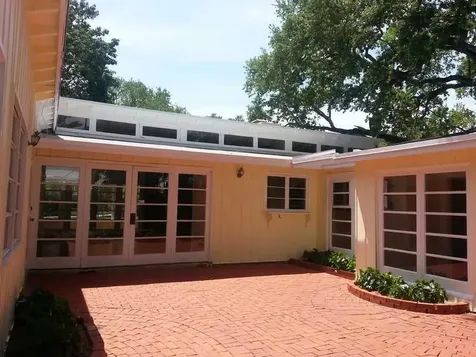3575 N Moorings Way Miami FL 33133