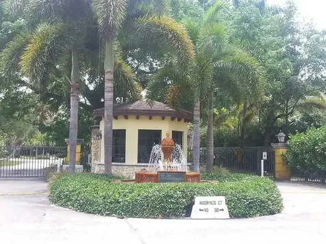 3575 N Moorings Way Miami FL 33133
