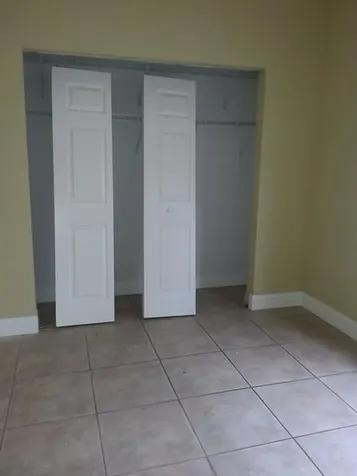 1251 SW 87th Way Pembroke Pines FL 33025