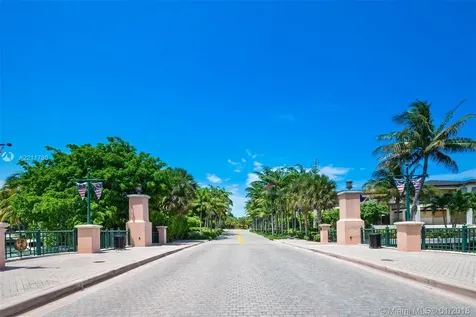630 S Mashta Drive Key Biscayne FL 33149