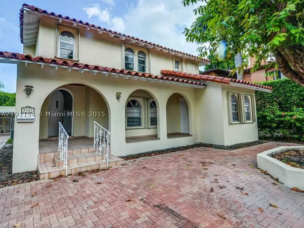 2421 N Bay Road Miami Beach FL 33140