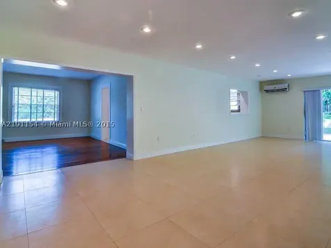 2421 N Bay Road Miami Beach FL 33140