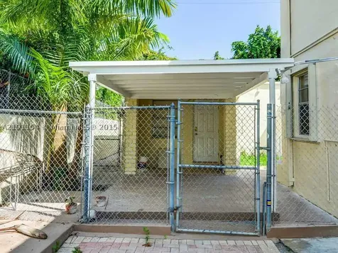 2421 N Bay Road Miami Beach FL 33140