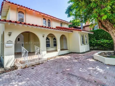 2421 N Bay Road Miami Beach FL 33140