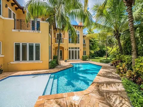 5760 La Luneta Avenue Miami FL 33155