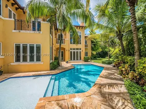 5760 La Luneta Avenue Miami FL 33155