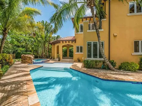 5760 La Luneta Avenue Miami FL 33155