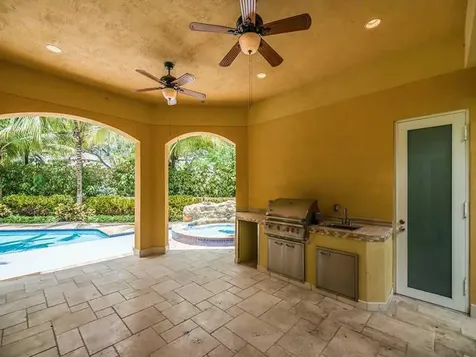 5760 La Luneta Avenue Miami FL 33155