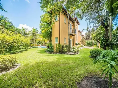 5760 La Luneta Avenue Miami FL 33155