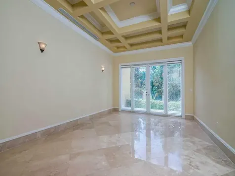 5760 La Luneta Avenue Miami FL 33155