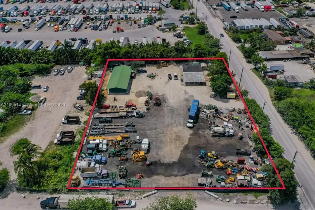 15721 NW 122 Avenue Miami FL 33018