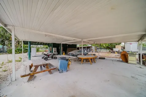 15721 NW 122 Avenue Miami FL 33018