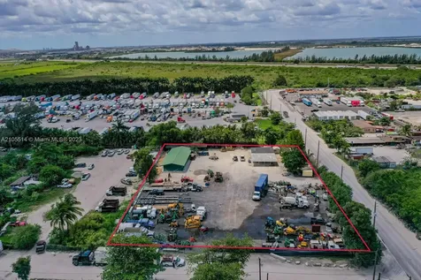 15721 NW 122 Avenue Miami FL 33018