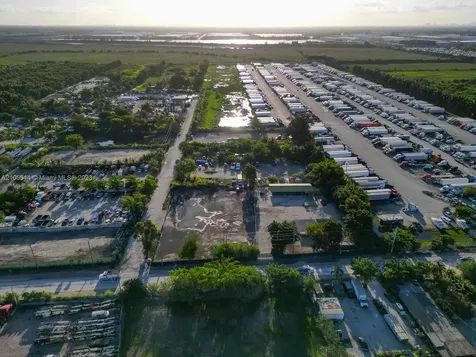 15721 NW 122 Avenue Miami FL 33018