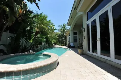 2810 NE 39th Court Lighthouse Point FL 33064