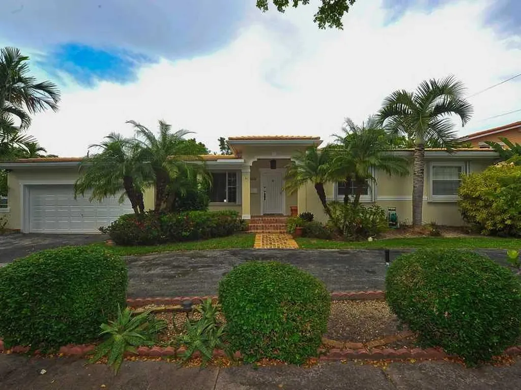 1425 Trillo Avenue Miami FL 33146