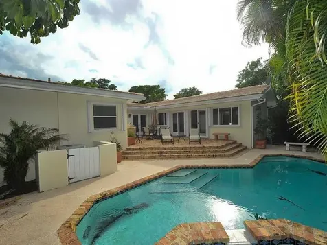 1425 Trillo Avenue Miami FL 33146