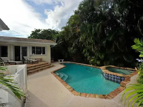 1425 Trillo Avenue Miami FL 33146