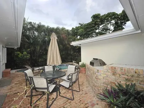 1425 Trillo Avenue Miami FL 33146