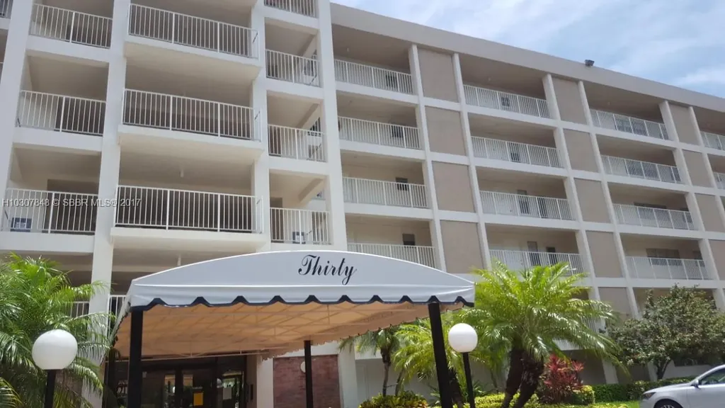 2851 S Palm Aire Drive Pompano Beach FL 33069