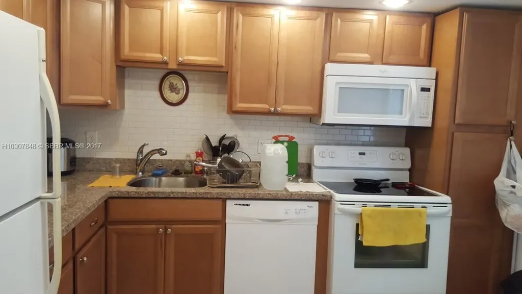 2851 S Palm Aire Drive Pompano Beach FL 33069