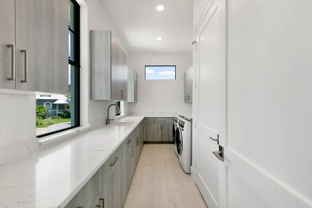 375 Periwinkle Court Marco Island FL 34145