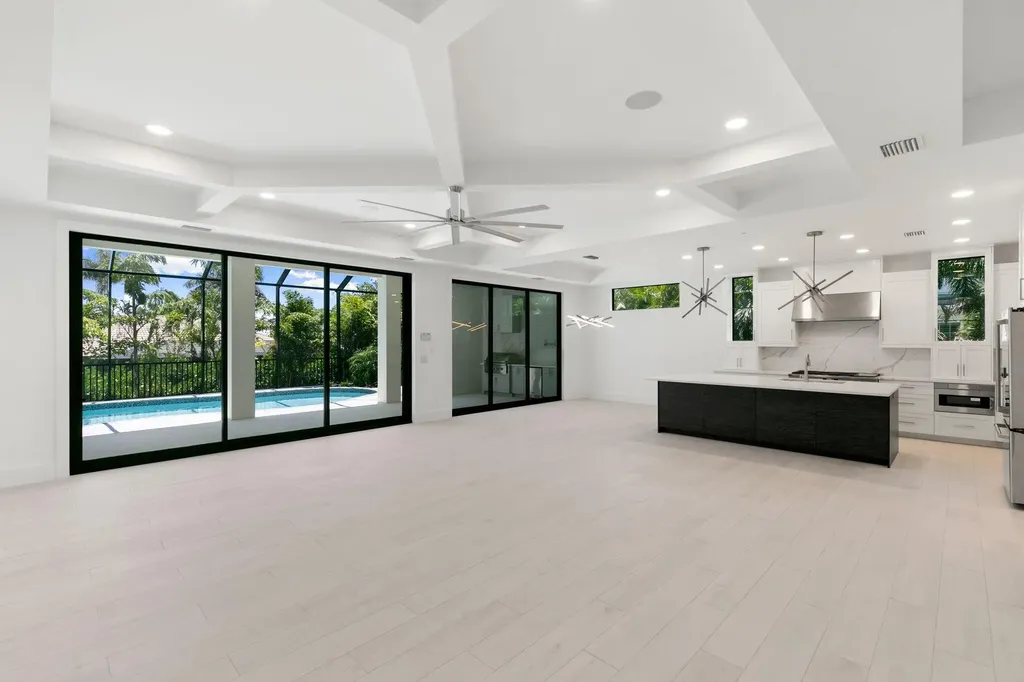 375 Periwinkle Court Marco Island FL 34145