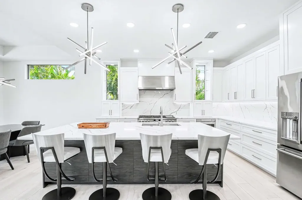 375 Periwinkle Court Marco Island FL 34145