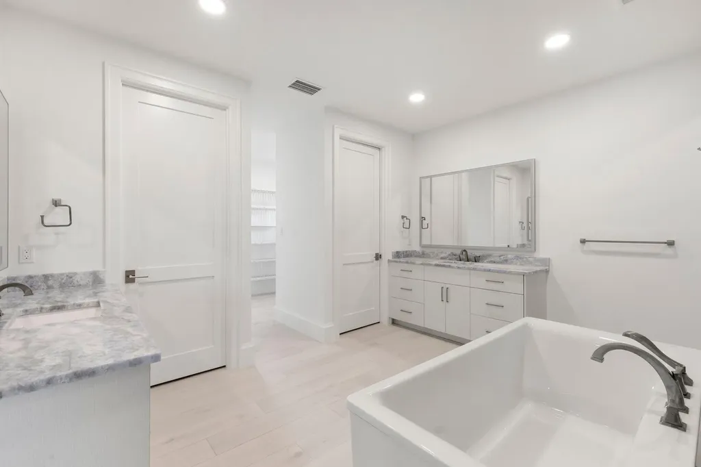 375 Periwinkle Court Marco Island FL 34145