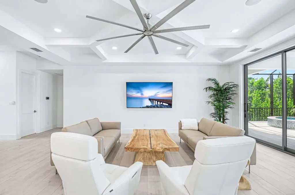 375 Periwinkle Court Marco Island FL 34145