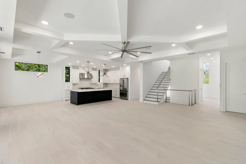 375 Periwinkle Court Marco Island FL 34145