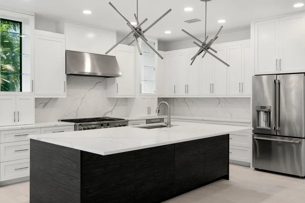 375 Periwinkle Court Marco Island FL 34145