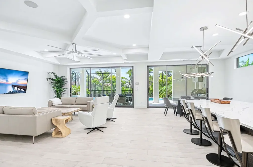 375 Periwinkle Court Marco Island FL 34145
