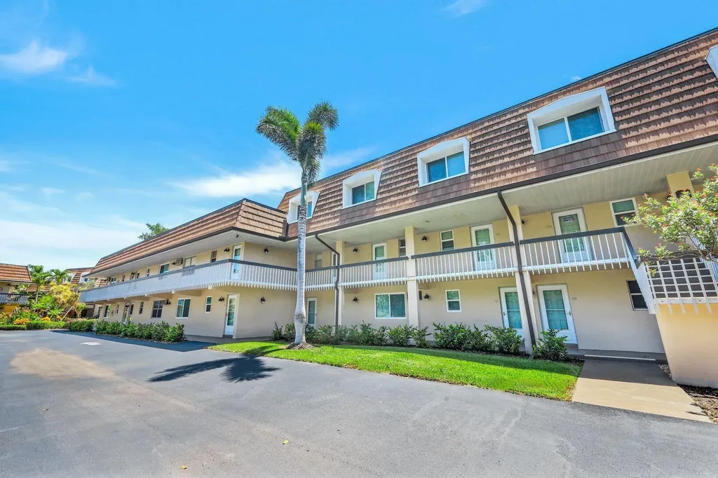 87 N Collier Marco Island FL 34145