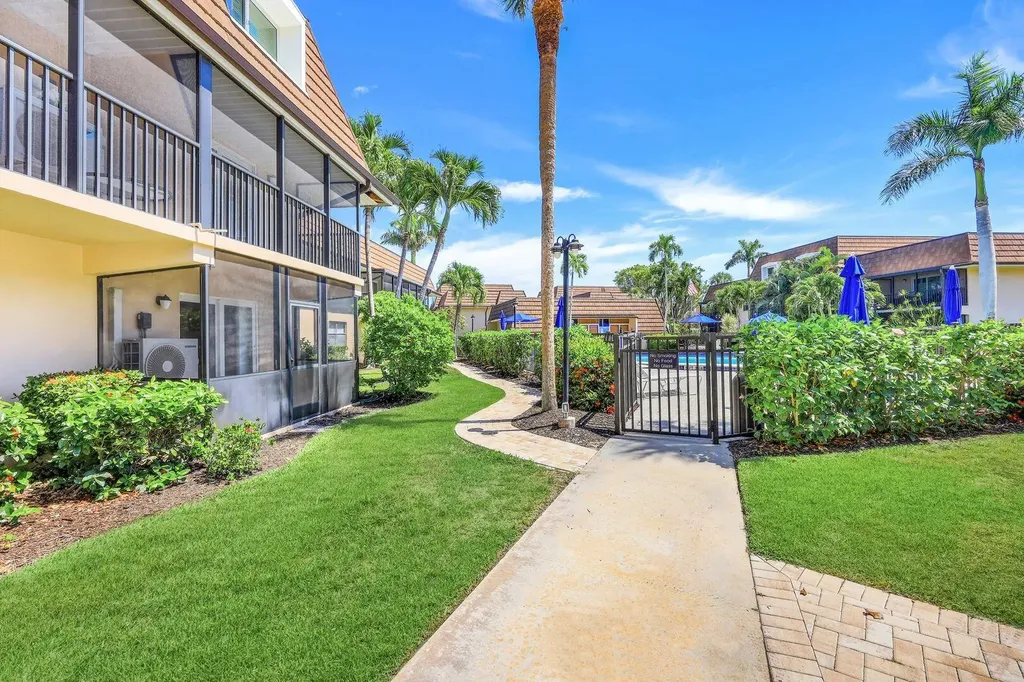 87 N Collier Marco Island FL 34145