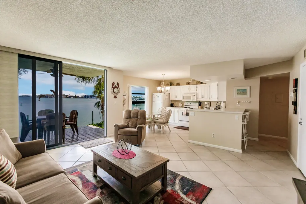 1085 Bald Eagle Marco Island FL 34145