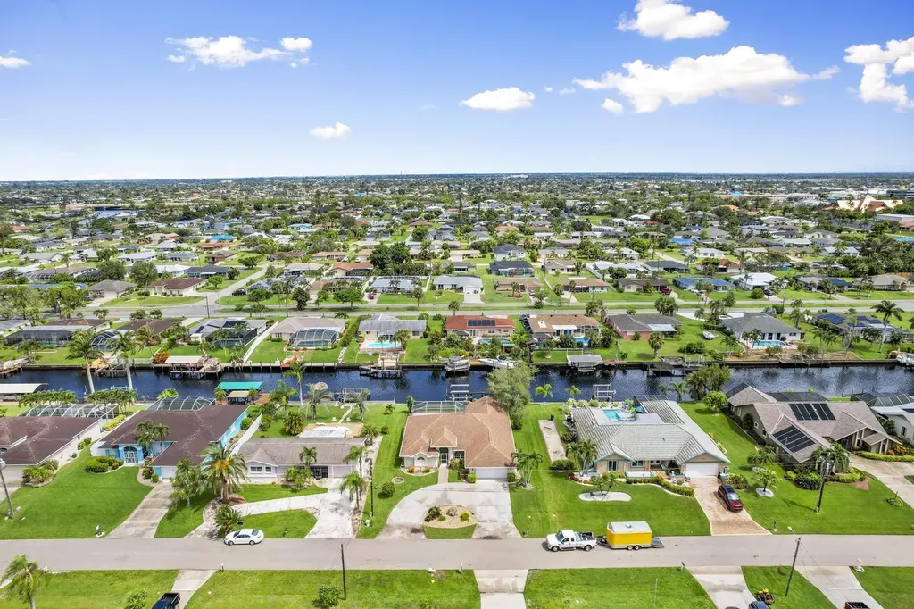 1319 SE 28th Terrace Cape Coral FL 33904