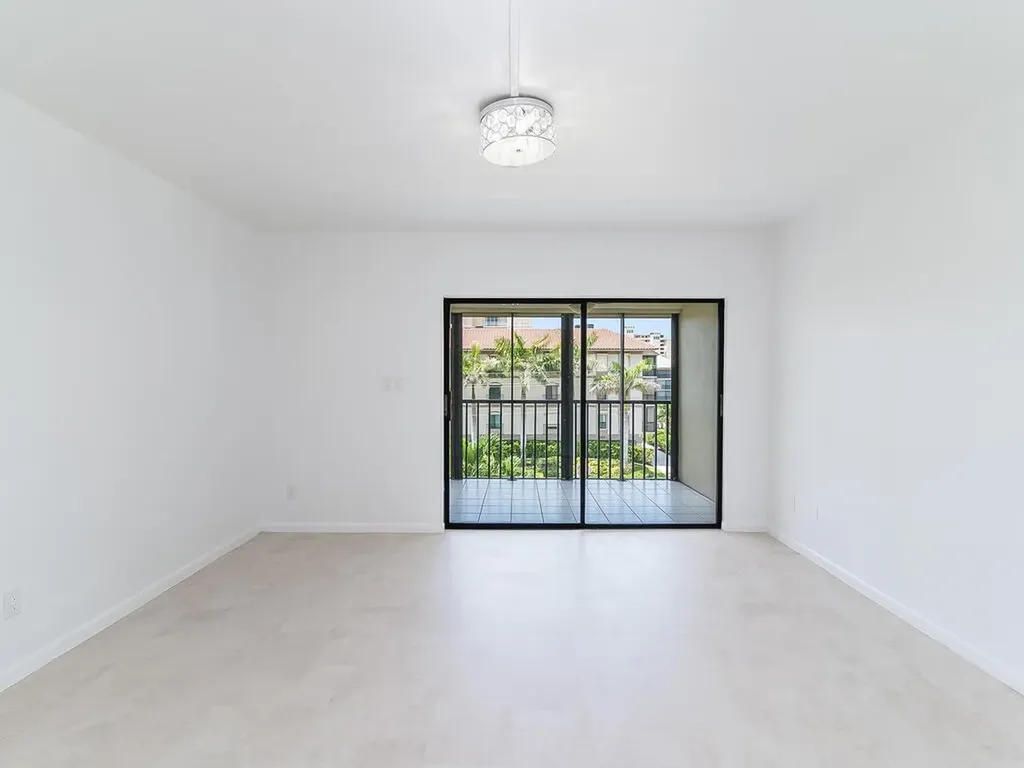 961 Swallow Marco Island FL 34145