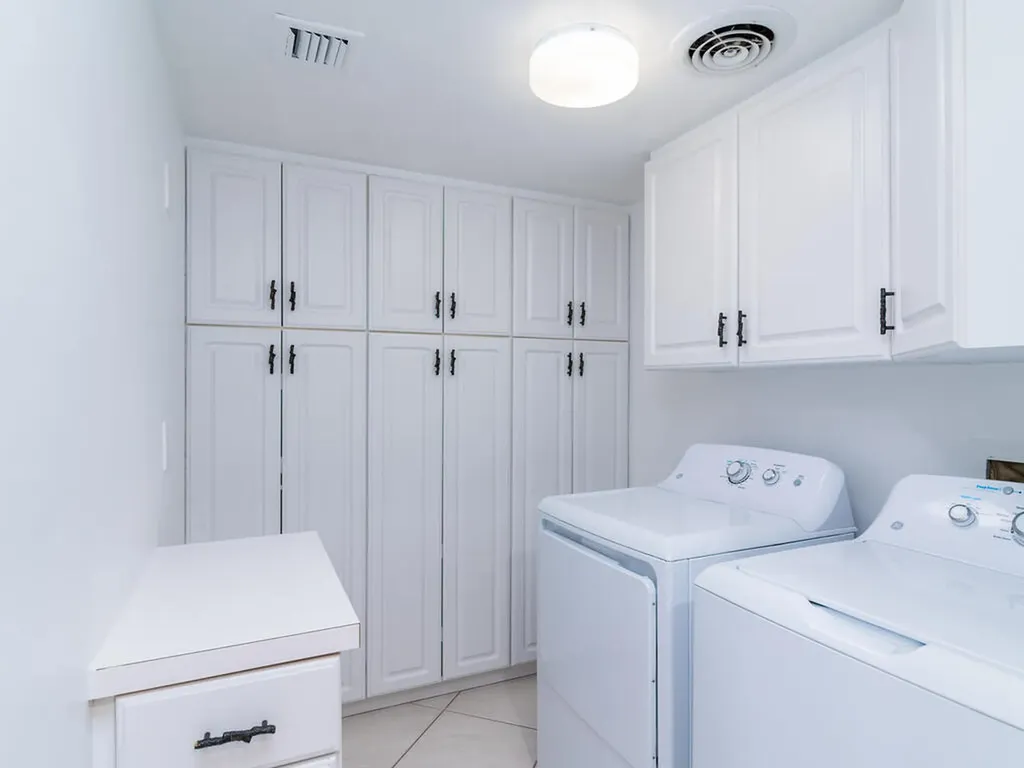 961 Swallow Marco Island FL 34145