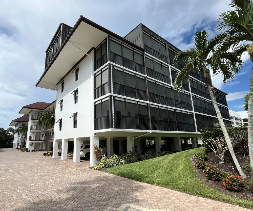 961 Swallow Marco Island FL 34145