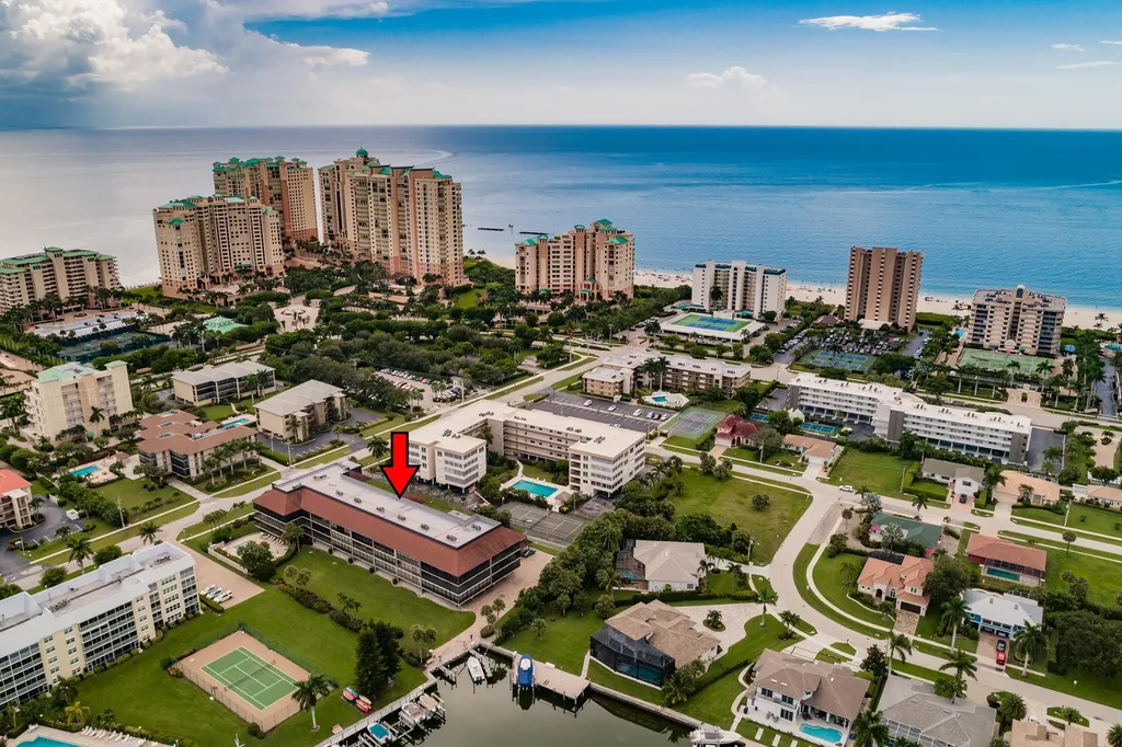 961 Swallow Marco Island FL 34145