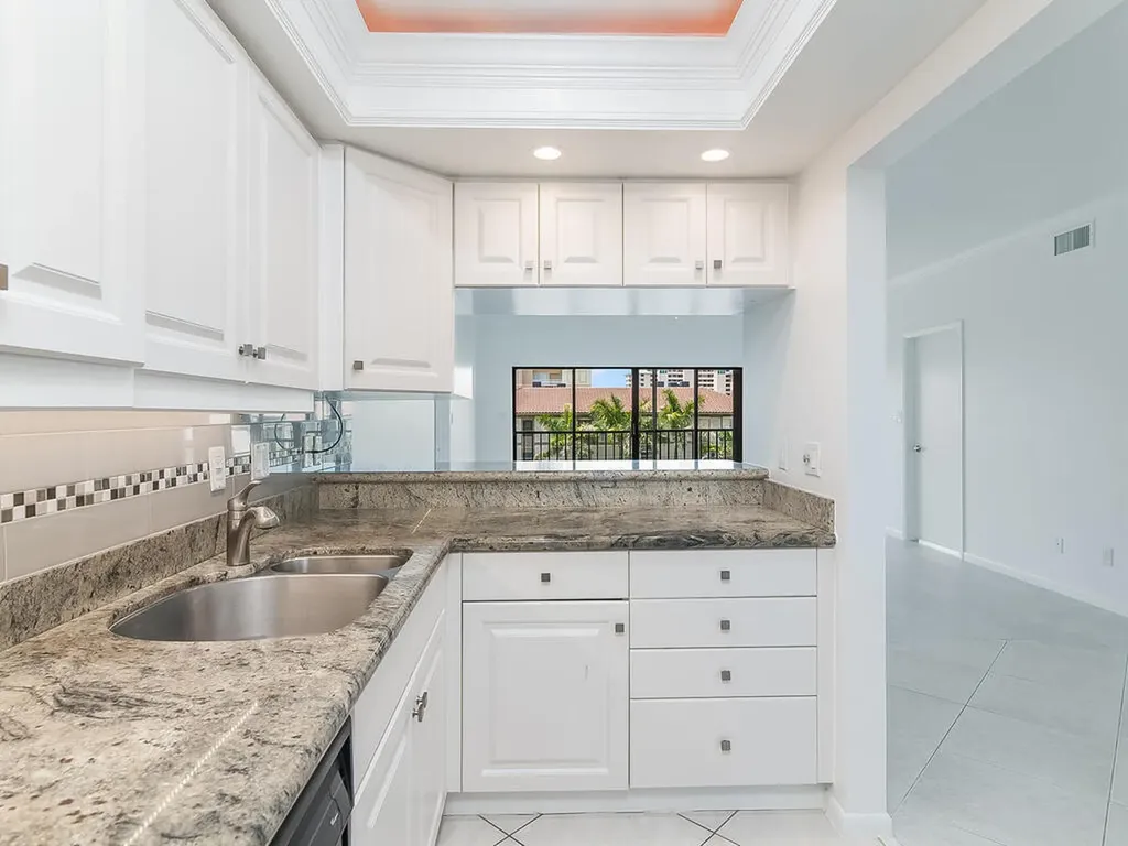 961 Swallow Marco Island FL 34145